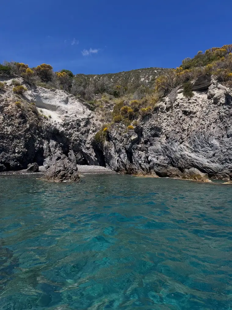 Calette raggiungibili solo dal mare