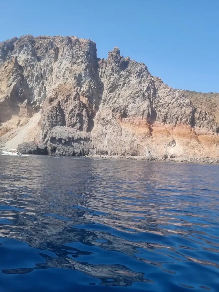 Il blu profondo delle Eolie